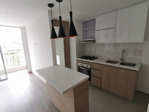 Imagen 13 de 16 de Apartamento En Arriendo Avenida Kevin Angel 279-19999