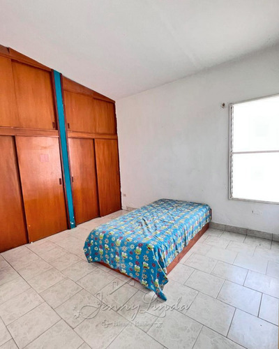 Venta Urb. La Macarena, Palo Negro, Casa 136 Metros Estado Aragua Conjunto Cerrado