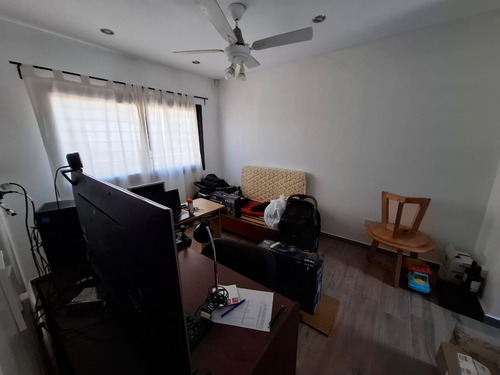 Casa En Venta En Tolosa (8 Esquina 521 Bis) 3 Dormitorios.