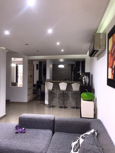 Imagen 5 de 17 de Townhouse En Venta En Lomas Del Este, 3 Niveles Conjunto Exclusivo Con Pozo De Agua, Doble Anillo De Seguridad Hermosas Áreas Sociales