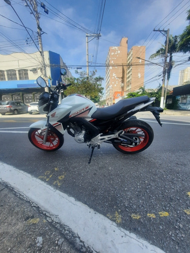 Imagem 1 de 6 de Honda Cb Twister
