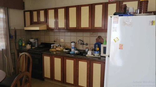 En Venta.casa 3 Dorm. 1 Depto. Local. Cocheras