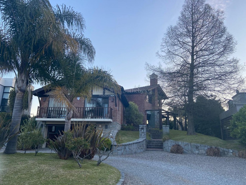 Muy Buena Casa En Barrio Privado Lomas De La Tahona