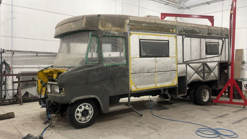 Imagem 2 de 15 de Motorhome Venturacar (semi Pronto)