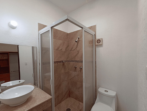 Casa En Venta En Dream Lagoons, Apodaca | 3 Recámaras, Alberca, Gimnasio Y Lago Artificial