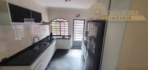 Imagem 6 de 12 de Casa Terrea 3 Dormitórios - Jardim Presidente Dutra - 4637
