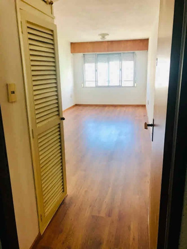 Piso Alto, Comodo, 1 Dorm, Placard, Vig, Bajos Gc