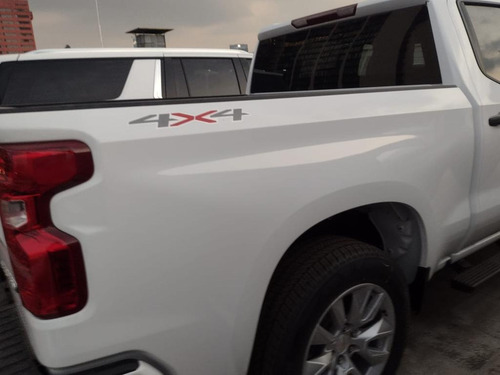Chevrolet Silverado 5.3 V8 Custom Doble Cabina 4X4 At