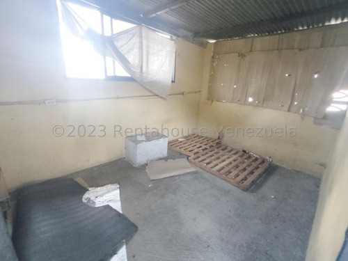 #24-2537 Amplio Galpon En Venta En Barquisimeto Zona Industrial 1 Lara Eo