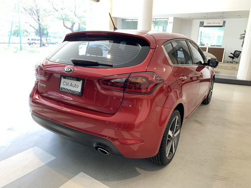 Imagen 10 de 15 de Kia Forte 2018 2.0 Sx 4 P At
