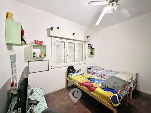 Casa En Venta De 6 Amb., 5 Dorm., Patio Y Cochera. Centro Campana