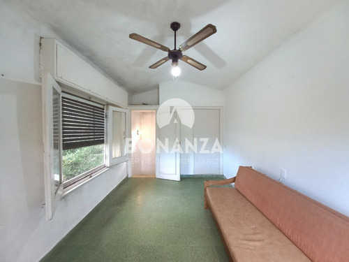 Imagen 17 de 30 de Casa En Venta En Piriápolis Barrio Residencial Country 3 Dormitorios Parrillero Parque Buen Terreno De 594 M²