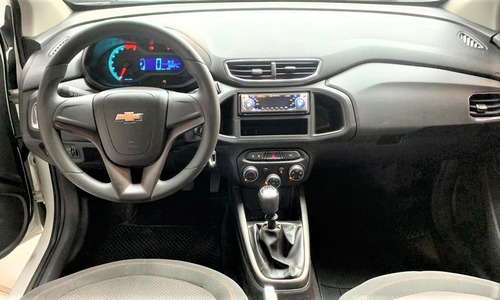 Imagem 7 de 11 de Chevrolet Onix