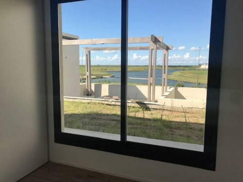 Imagen 10 de 21 de Casa Con Vista Al Lago A Estrenar En Venta. Puertos | Ceibos.