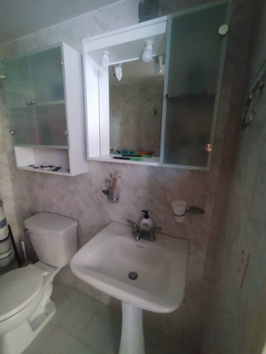 Imagen 7 de 9 de Conj. Res Jardin Higuerote Apto 2 Hab 1 Baño