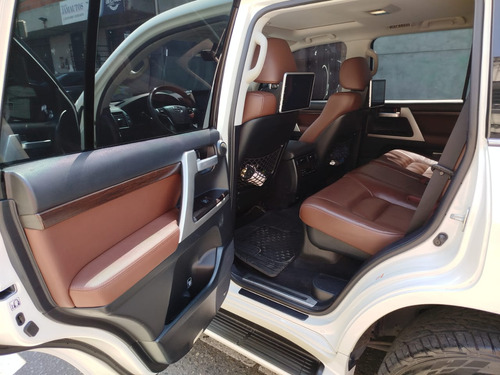 Toyota Land Cruiser 4.5 excalibur lc200 diesel