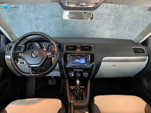 Imagen 12 de 15 de Volkswagen Jetta 2016 4p Sportline L5/2.5 Aut
