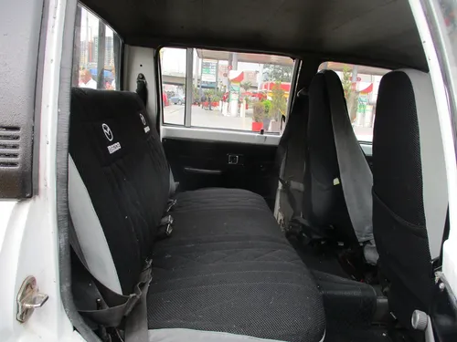 Mazda B2000 2.0