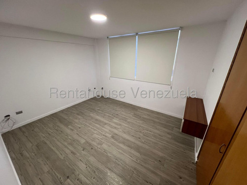 Yb Se Vende Precioso Apartamento Remodelado En Los Palos Grandes #25-21737