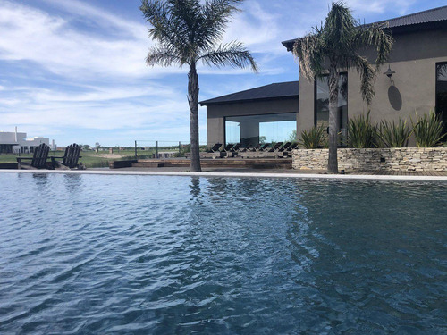 Lote En Venta - A La Laguna En Naudir Aguas Privadas
