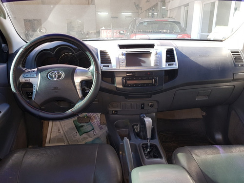 Imagen 10 de 14 de Toyota Hilux 2013 3.0 Cd Srv Cuero I 4x4 5at - A4