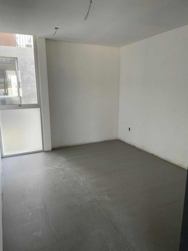 Amplio Departamento Nuevo En Venta Con Balcones!!