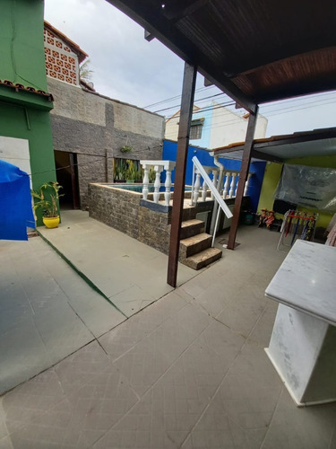 Imagem 3 de 5 de Casa Duplex No Condomínio Dos Pássaros