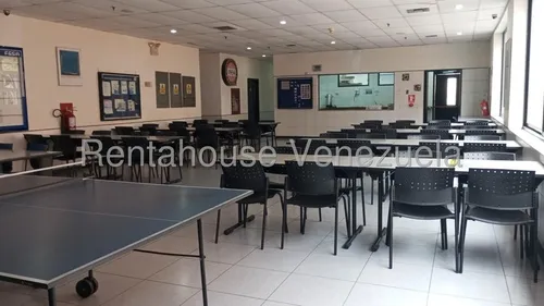 Se Alquila Oficina En La Urbina