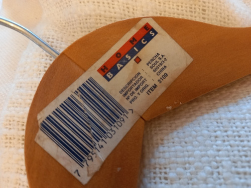 6 Perchas Madera Usadas C Fuelle P Colgar Vestidos. Pcio X 6 (Usado)