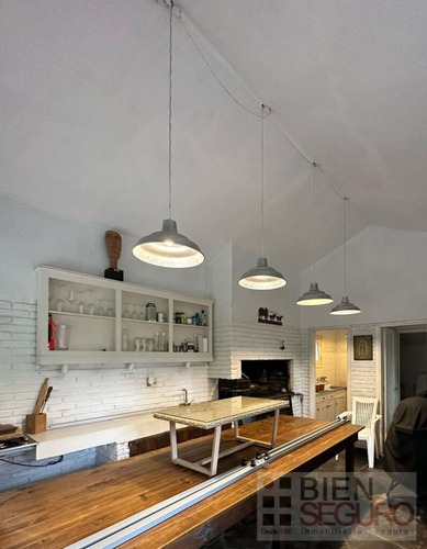 Impecable Propiedad En Punta Del Este, Ideal Clínica O Institución