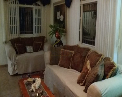 Imagem 4 de 10 de Chácara Em Pinhalzinho Sp, Mini Pousada, Estilo Rustico, Asfalto E Iluminação No Bairro, 3km Do Centro Da Cidade, Sentido Monte Alegre Do Sul, Portão - Ch00057 - 69034613