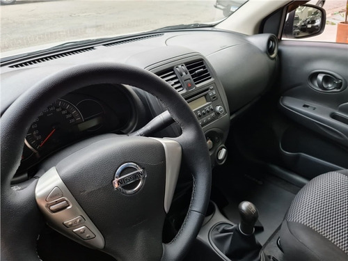 Imagem 4 de 7 de Nissan Versa 1.0 12v Flex 4p Manual