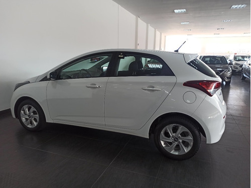 Imagem 4 de 14 de Hyundai Hb20 1.6 Comfort Style 16v Flex 4p Manual