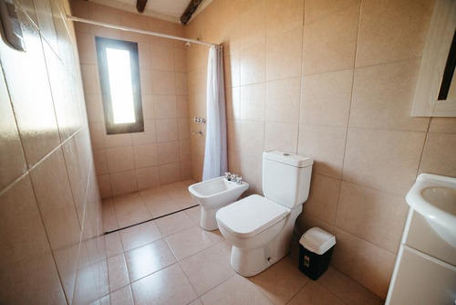 Imagen 16 de 30 de Hermosa Casa Con Viñedos Y Pileta - Miraviñas