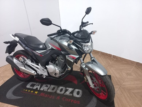 Imagem 7 de 10 de Honda Cb Twister Abs 2018 Prata