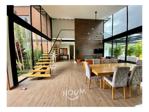Imagen 19 de 30 de Casa En San Miguel. 5 Habitaciones, 580 M²