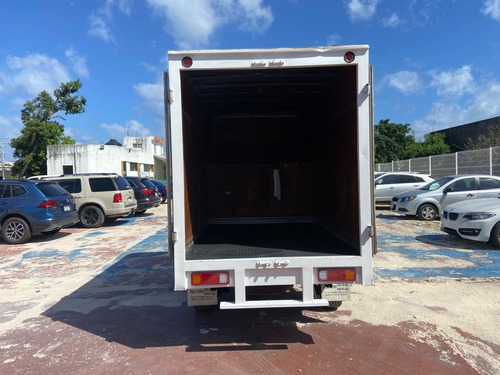 Imagen 8 de 15 de Nissan Np300 Caja Seca 2018