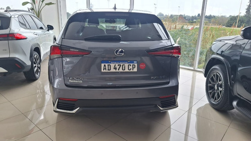 Lexus NX 300h Luxury