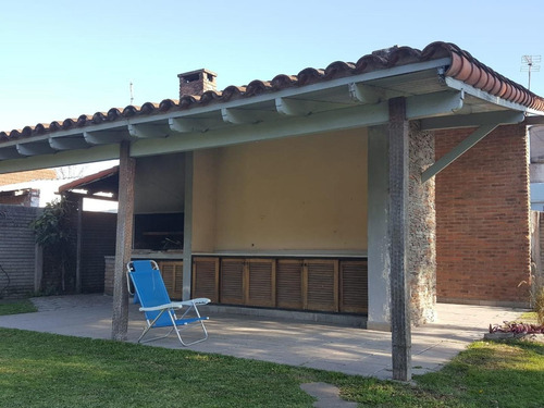 Imagen 12 de 13 de Casa Estilo Colonia Con Parque, José Marmol.
