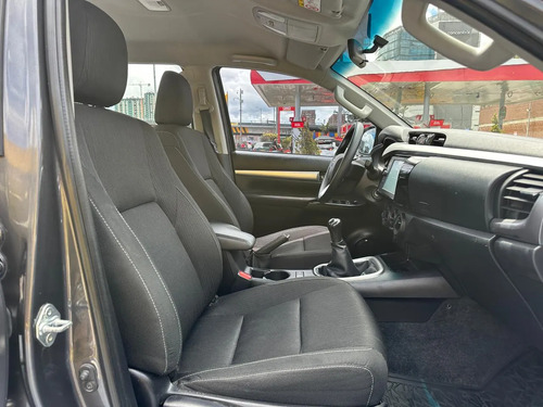 Toyota Hilux 4x4 2400cc Mt Aa