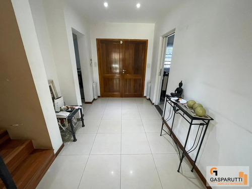 Casa En Venta En Garín, Escobar! 5 Ambientes Con Pileta!