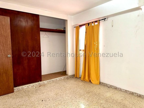 Apartamento Economico Altagracia Con Puesto 24-20028
