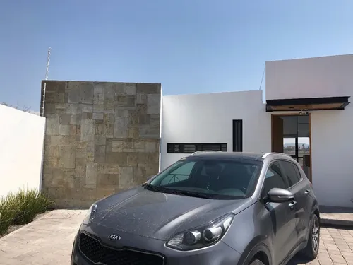Preciosa Residencia En Real De Juriquilla - T.317 M2 A Desnivel Y De Super Lujo!