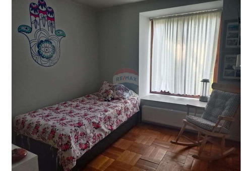 Venta De Hermosa Parcela Con Gran Casa Con Cava!!