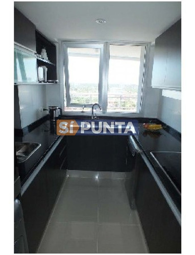 Imagen 4 de 12 de Apartamento En Brava Con 3 Dormitorios
