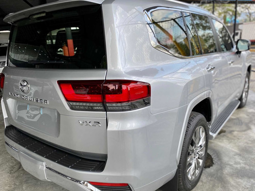 Imagen 2 de 10 de Toyota Land Cruiser Vxr Lc300 2022 Automático
