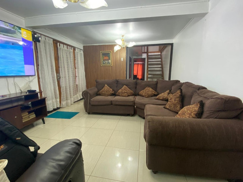 Vendo Casa 2 Pisos