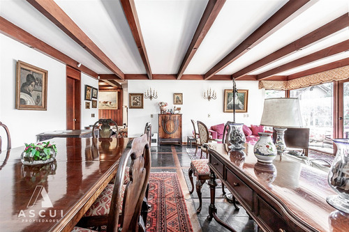Casa De Dos Pisos En Los Dominicos Antiguo, Las Condes