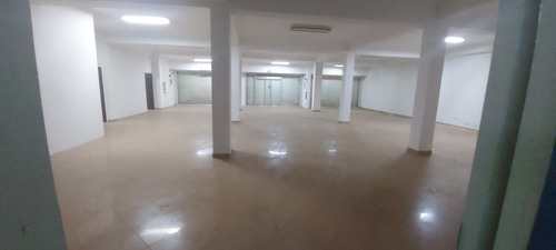 Imagen 6 de 8 de Galpones Av Lisandro Alvarado Al Lado De Hotel