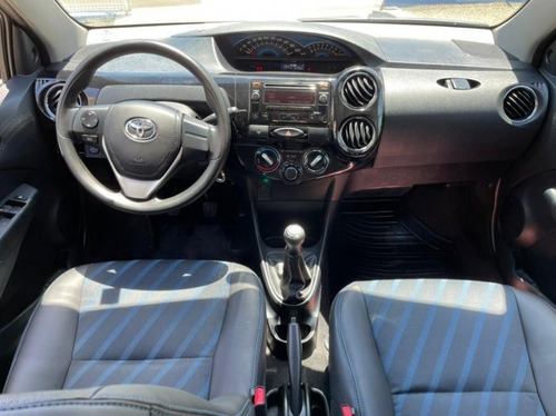 Etios Sedán 1.5 Xs Sedan 16v Flex 4p Manual